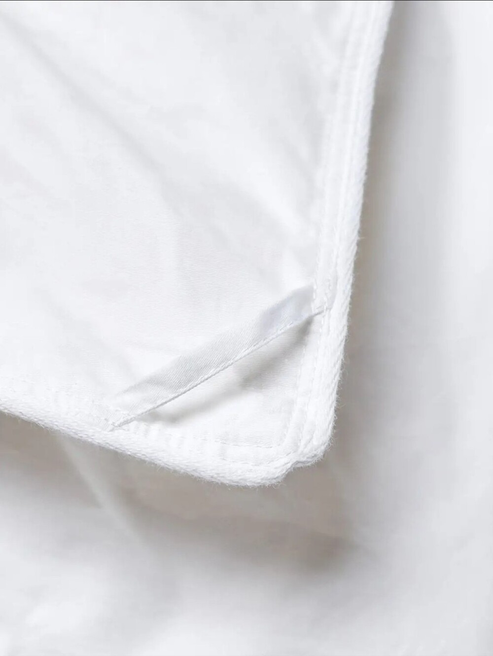 Quince Lightweight Down Alternative Duvet Insert - King/Cal King - Picture 6 of 8